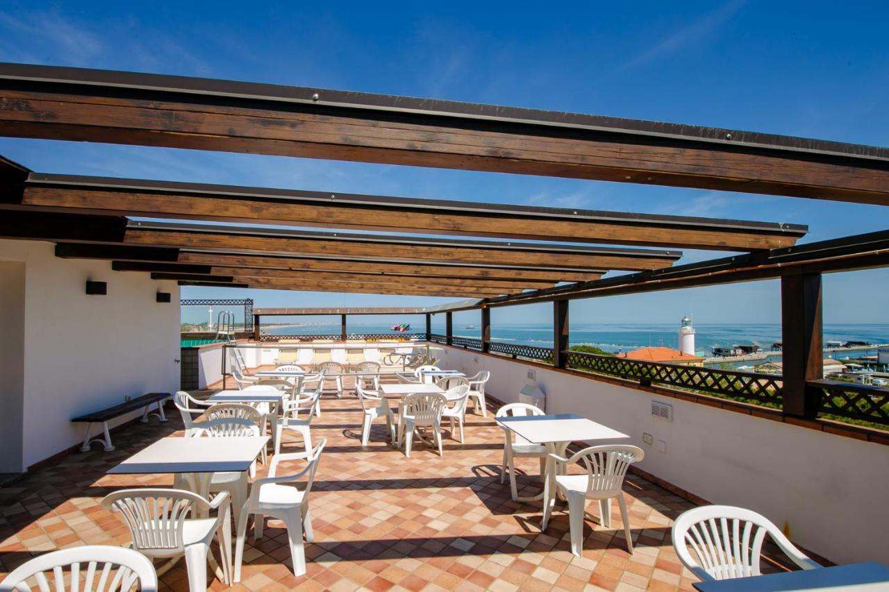 New Bristol Sport Hotel تْشيزيناتيكو المظهر الخارجي الصورة