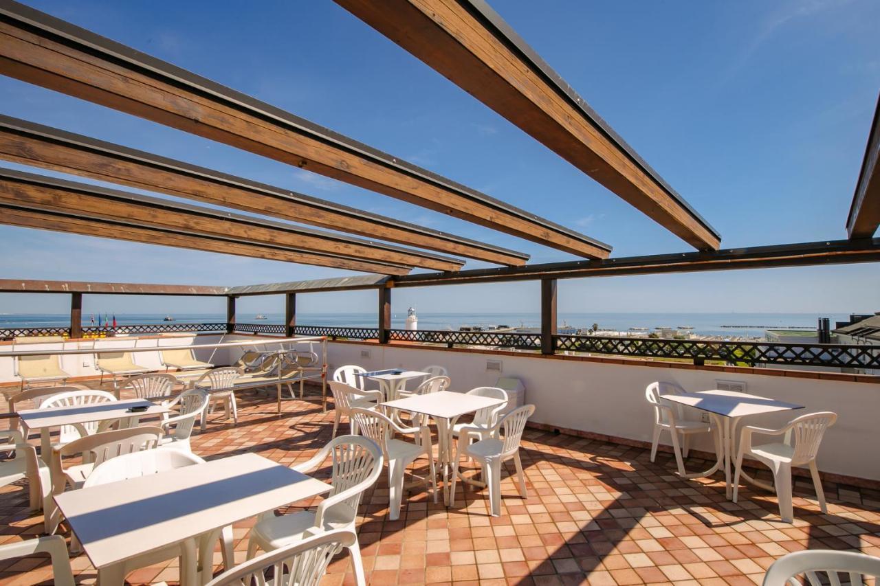 New Bristol Sport Hotel تْشيزيناتيكو المظهر الخارجي الصورة