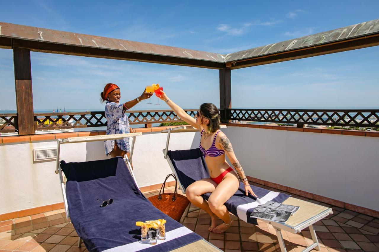 New Bristol Sport Hotel تْشيزيناتيكو المظهر الخارجي الصورة